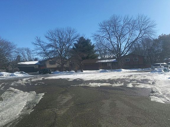 5th image of 701 116th Ln NE