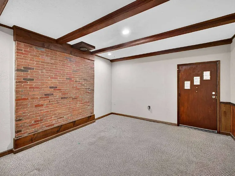 209 Edgar St — Photo 10