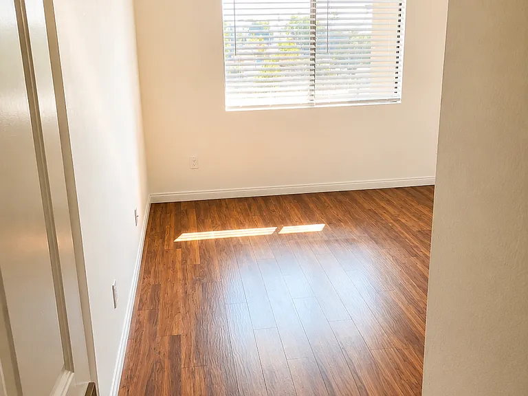 Cabrillo Knolls Apartments — Photo 8