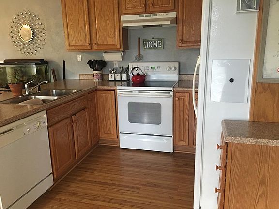 3rd image of 1610 Edmund Ave NE