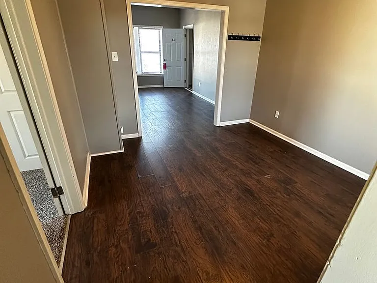 240 S Quincy Ave — Photo 3