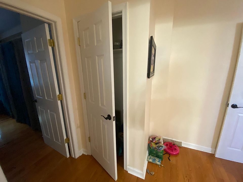 1st image of 3157 Richmond St