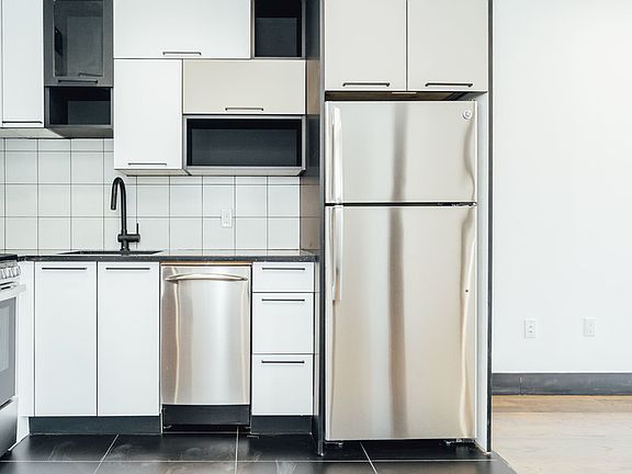 3rd image of 277 Evergreen Ave #3F