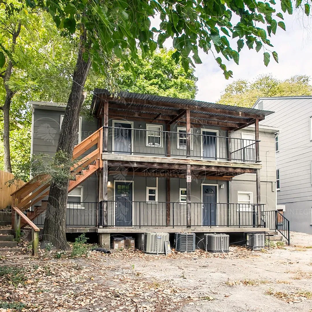 4327-4329 The Paseo — Photo 4