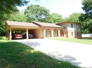 1662 Mountain Shadows Dr, Morganton, NC 28655