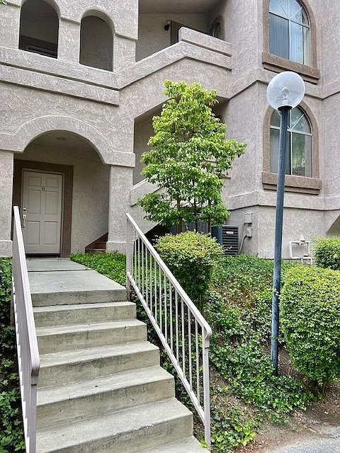 1st image of 7130 Woodlake Ave Unit G