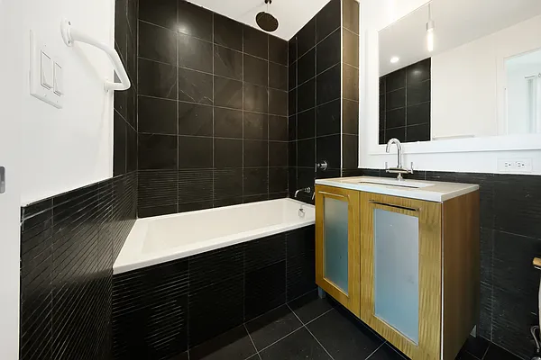 Rented by Nest Seekers International | media 25