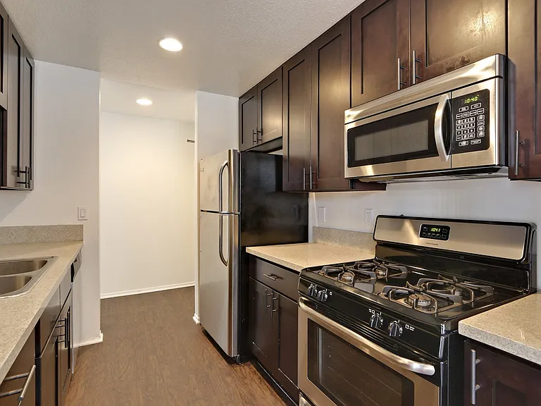 10306 Keswick Ave — Photo 32