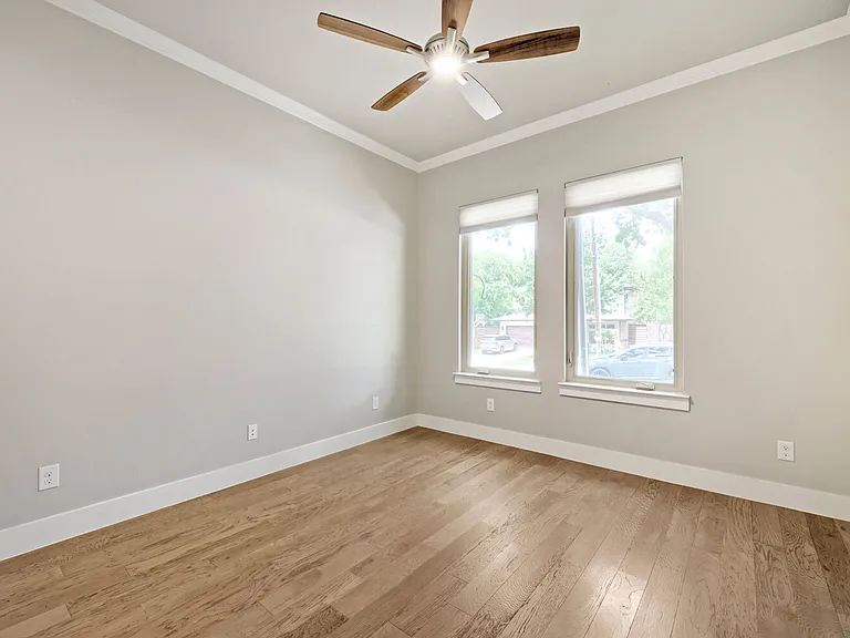 1806 Tucker St — Photo 10