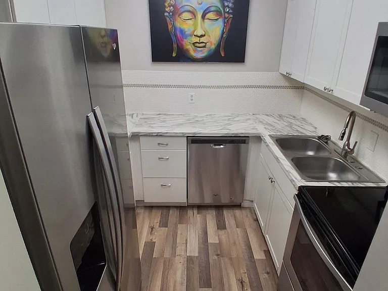 1409 Lake Ave — Photo 6