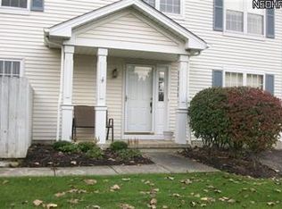 23326 Grist Mill Ct #18B, Olmsted Falls, OH 44138