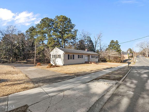 4th image of 203 SE Fourth Street