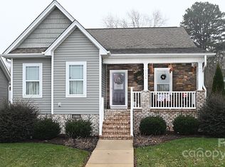 1156 13th Avenue Cir NE, Hickory, NC 28601