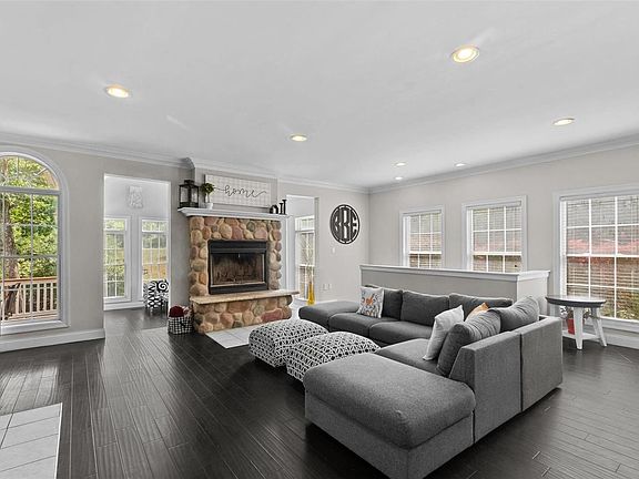 2nd image of 3701 Cornfield Ln