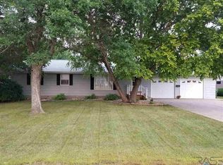 712 S Albert St, Freeman, SD 57029