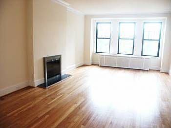 4th image of 7321 S South Shore Dr APT 2C