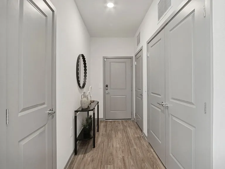 The Maddox Luxury Apartments — Photo 55