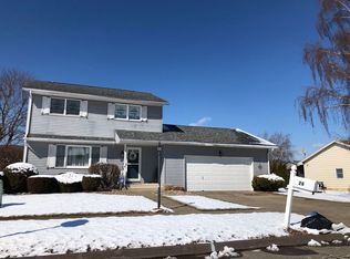 26 Allen Dr, Larksville, PA 18704