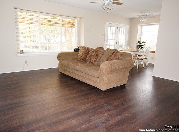3rd image of 10538 Breeds Hill Dr