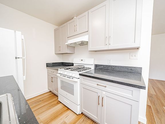 4th image of 3474 Boston Ave #1