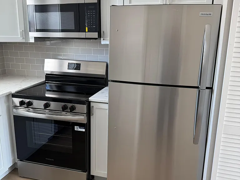 105 Dering Ave — Photo 10
