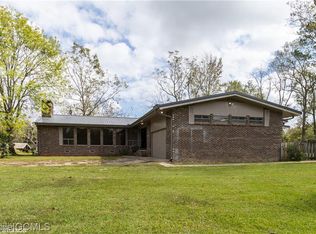 10125 Strickland Rd, Grand Bay, AL 36541