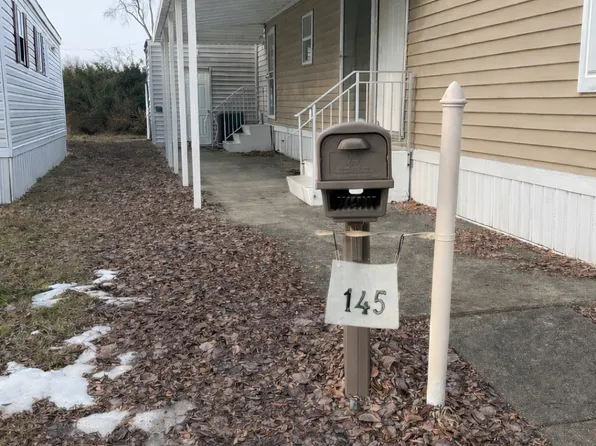 145 Terri St, Dearborn Heights, MI 48127