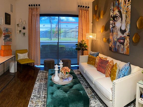 4th image of 4040 Koehler St APT 1058