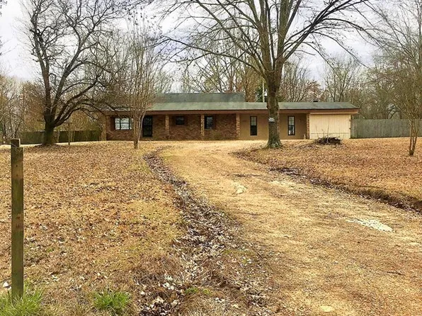 304 Sayles Rd, Duck Hill, MS 38925