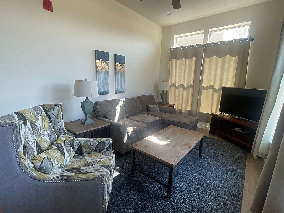 1st image of 474-478 Russell St #474-204