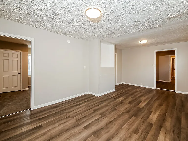 1274935_019_living_room_13457827.jpg