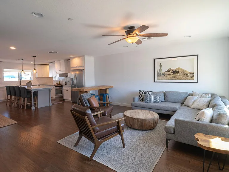 2511 N 85th Pl — Photo 3