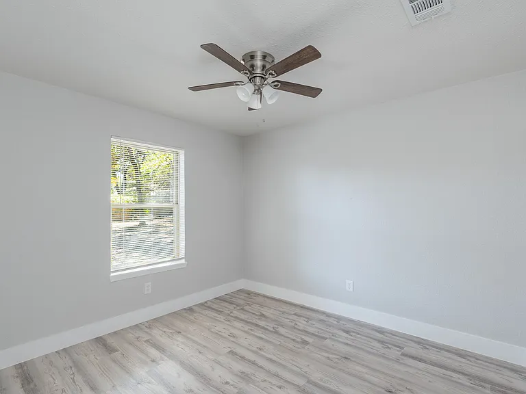 5914 Asbury Ave #A — Photo 8