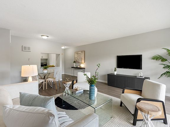 3rd image of 550 NE 20th St APT 8
