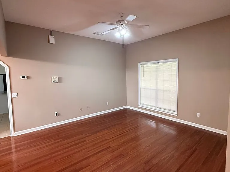 53 Michael Ln — Photo 2