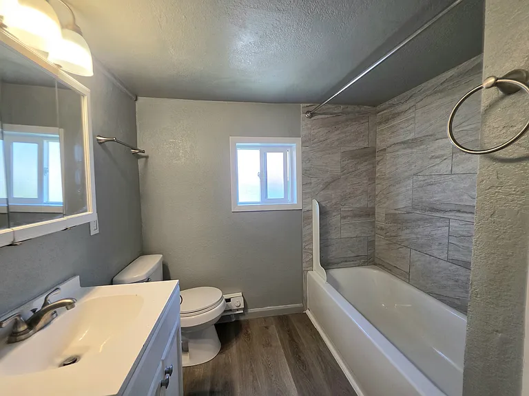 1924 E 5th St #2 — Photo 7