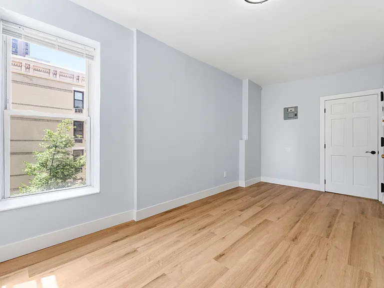 401 E 63rd St #12 — Photo 11