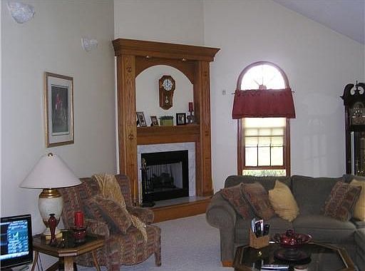 4th image of 409 Primrose Dr