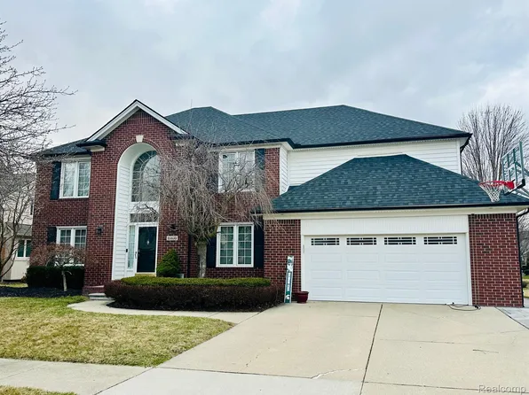 20835 Corey Dr, Macomb, MI 48044