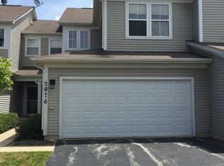 2876 Falling Waters Dr, Lindenhurst, IL 60046