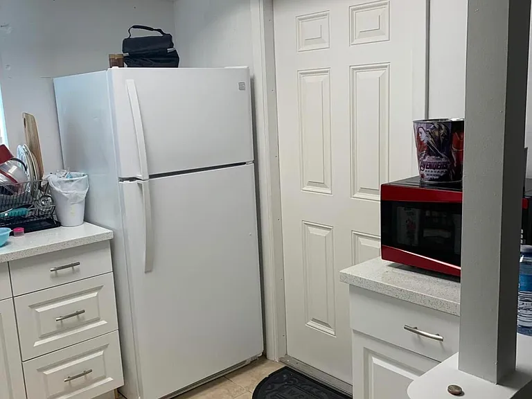 3300 NE 10th Ter #1 — Photo 8