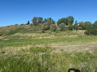 Country Dr, Pierre, SD 57501