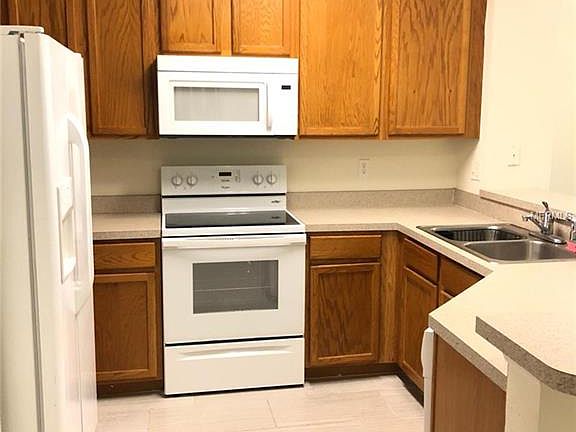 4th image of 13293 Daniels Landing Cir
