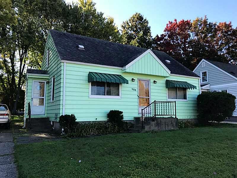 1st image of 1523 W 40th St