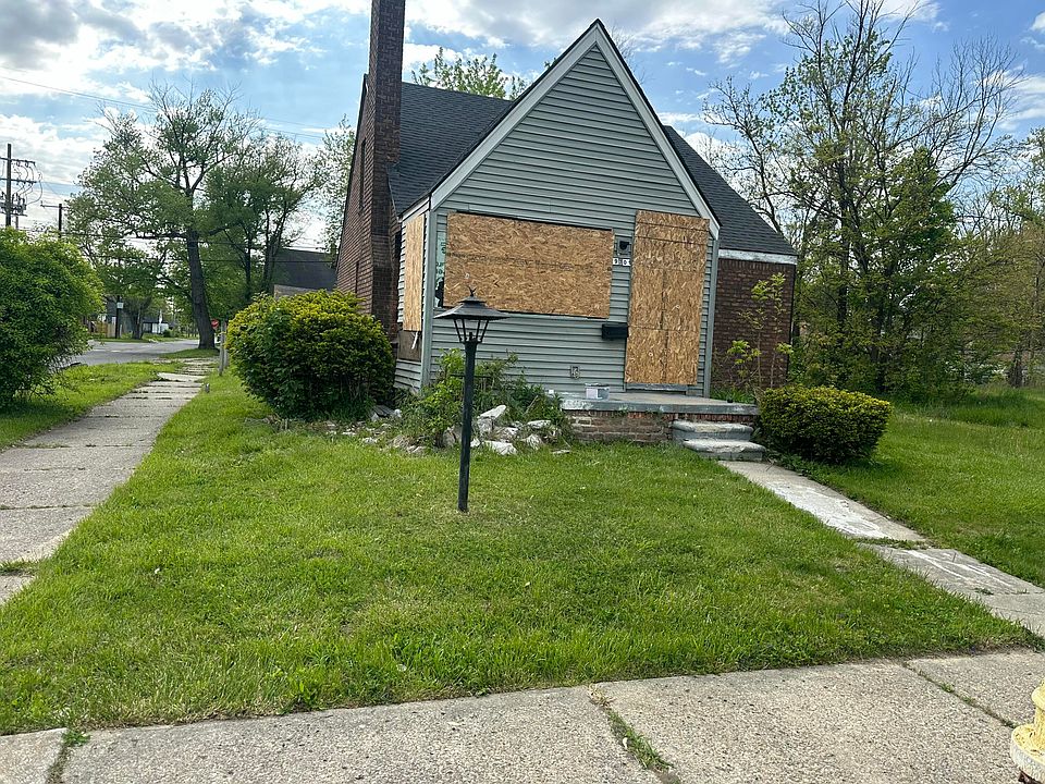 2nd image of 19301 Runyon St