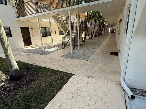 8261 SW 128th St, Pinecrest, FL