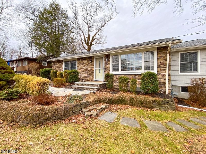 28 Woodside Dr, West Milford, NJ 07480 | Zillow