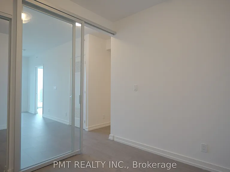 75 James St S #3101 — Photo 15