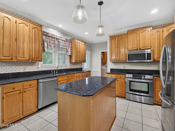 5th image of 3220 Amber Drive