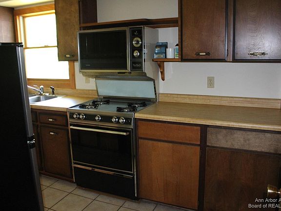 5th image of 616 Hinckley Blvd